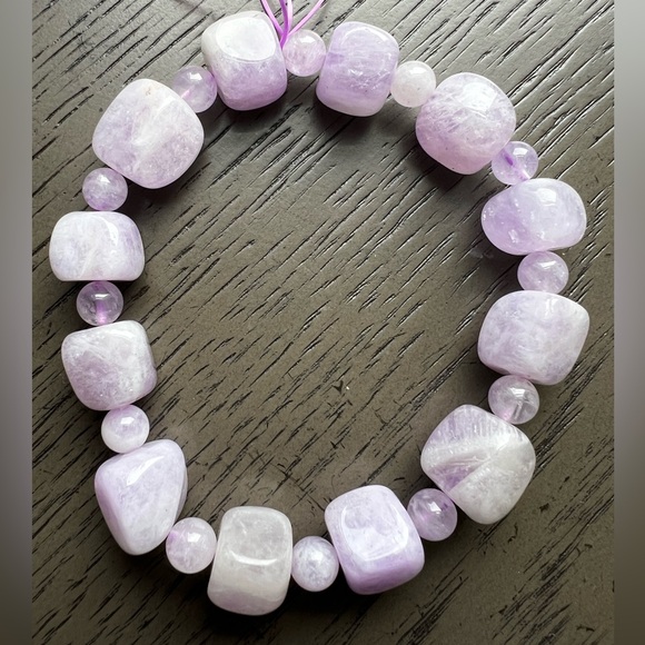 Cube Lavender Amethyst - Picture 2 of 2